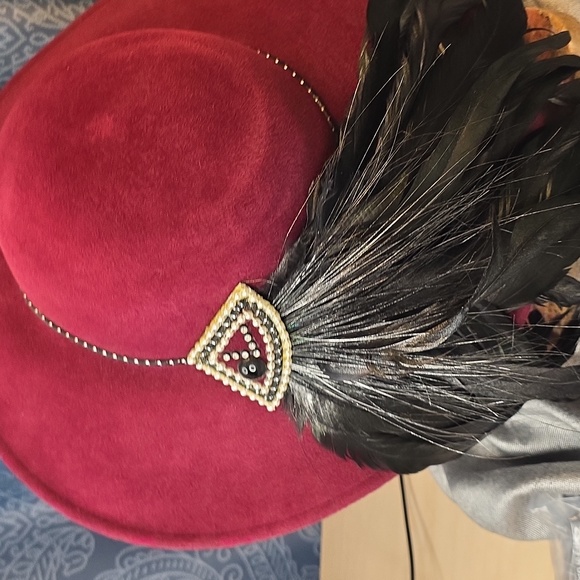 Sonni San Francisco Wool Burgendy Hat With Feathers! - Picture 14 of 16